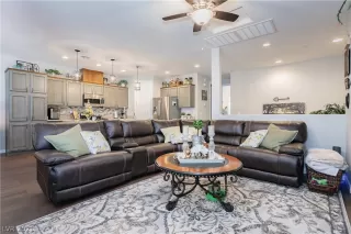 Photo #2: 2287559 Listing