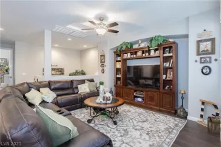 Photo #4: 2287559 Listing