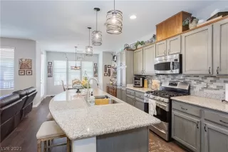 Photo #6: 2287559 Listing