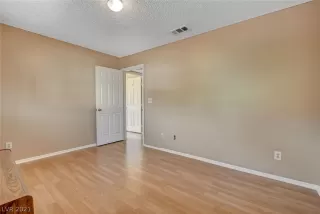 Photo #4: 2287566 Listing