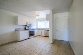 Photo #4: 2287585 Listing