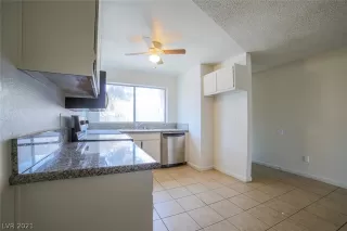 Photo #5: 2287585 Listing