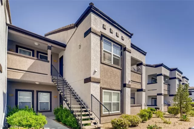 MLS: 2287599 Condo For Sale