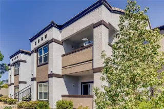 Photo #1: 2287599 Listing