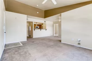 Photo #4: 2287599 Listing