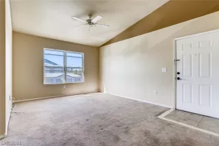 Photo #5: 2287599 Listing