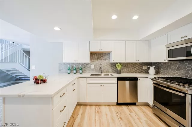 MLS: 2287612 Condo For Sale