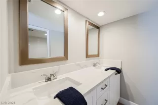 Photo #2: 2287612 Listing