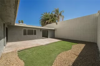 Photo #4: 2287612 Listing