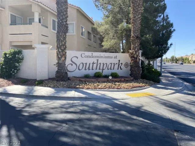 MLS: 2287614 Condo For Sale