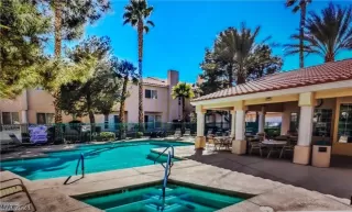 Photo #3: 2287614 Listing