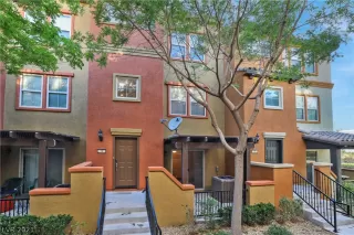 Photo #1: 2287624 Listing