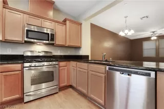 Photo #4: 2287624 Listing