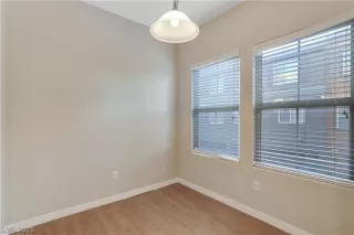 Photo #6: 2287624 Listing