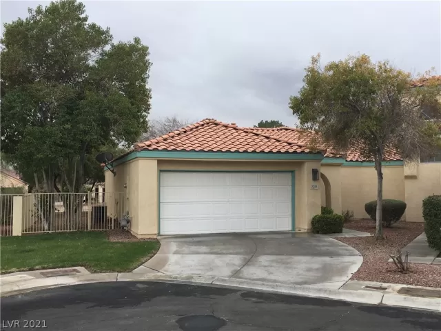 MLS: 2287666 Condo For Sale