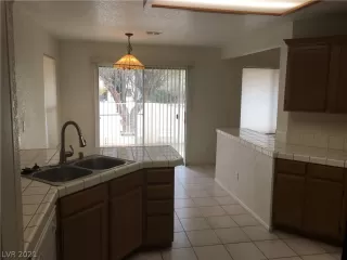 Photo #5: 2287666 Listing 