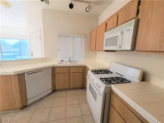 Photo #2: 2287673 Listing