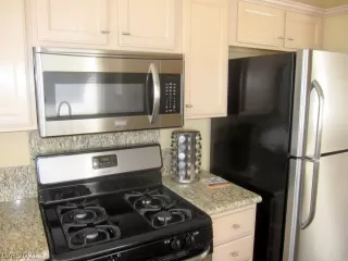 Photo #4: 2287717 Listing