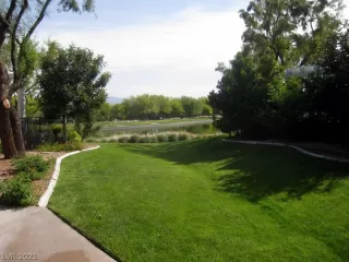 Photo #6: 2287717 Listing