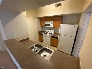 Photo #3: 2287726 Listing 