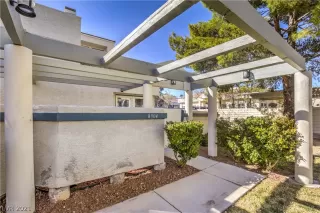 Photo #2: 2287727 Listing