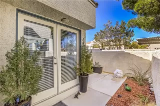 Photo #4: 2287727 Listing