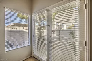 Photo #5: 2287727 Listing