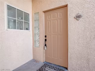 Photo #1: 2287738 Listing