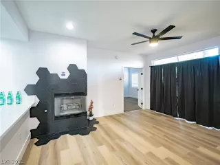 Photo #5: 2287738 Listing