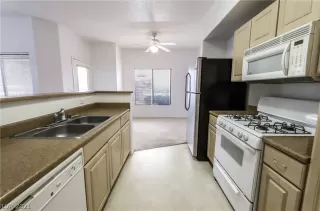 Photo #6: 2287741 Listing