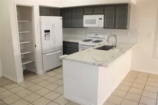 Photo #3: 2287774 Listing