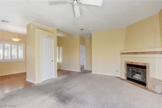 Photo #5: 2287782 Listing