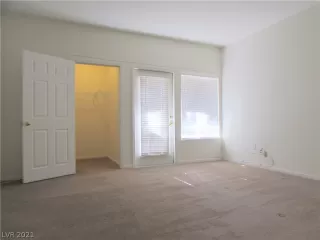 Photo #6: 2287805 Listing