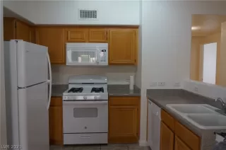 Photo #1: 2287811 Listing