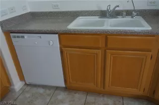 Photo #2: 2287811 Listing