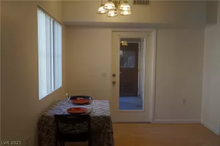 Photo #4: 2287811 Listing