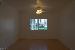 Photo #5: 2287811 Listing