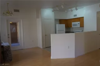 Photo #6: 2287811 Listing