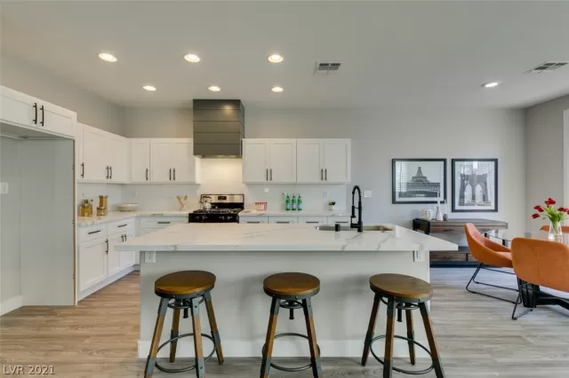 MLS: 2287825 Condo For Sale