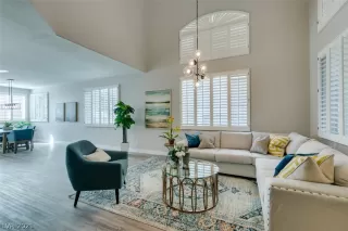 Photo #5: 2287825 Listing