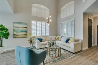 Photo #6: 2287825 Listing