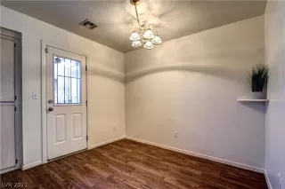 Photo #4: 2287840 Listing