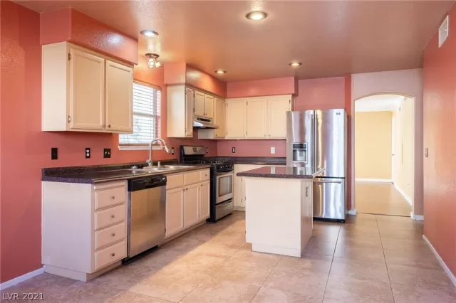 MLS: 2287849 Condo For Sale