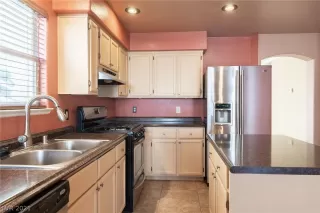 Photo #1: 2287849 Listing