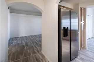 Photo #3: 2287859 Listing