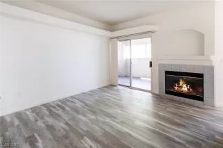 Photo #4: 2287859 Listing