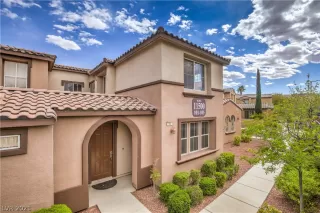 Photo #1: 2287877 Listing 