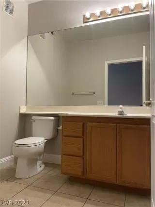 Photo #5: 2287883 Listing