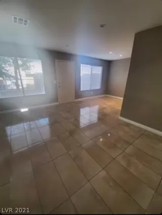 Photo #2: 2287899 Listing