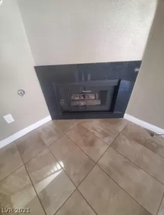 Photo #4: 2287899 Listing